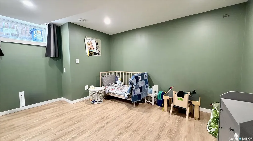 230 Veltkamp Lane Saskatoon SK S7T 0S1