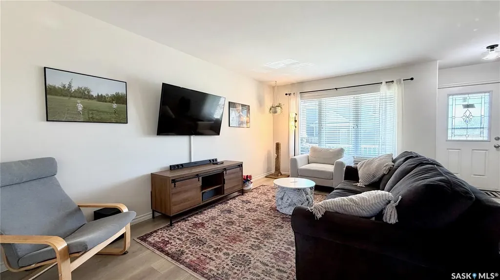 230 Veltkamp Lane Saskatoon SK S7T 0S1