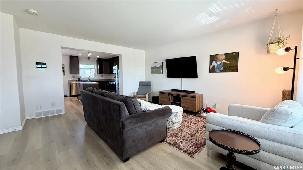 230 Veltkamp Lane Saskatoon SK S7T 0S1