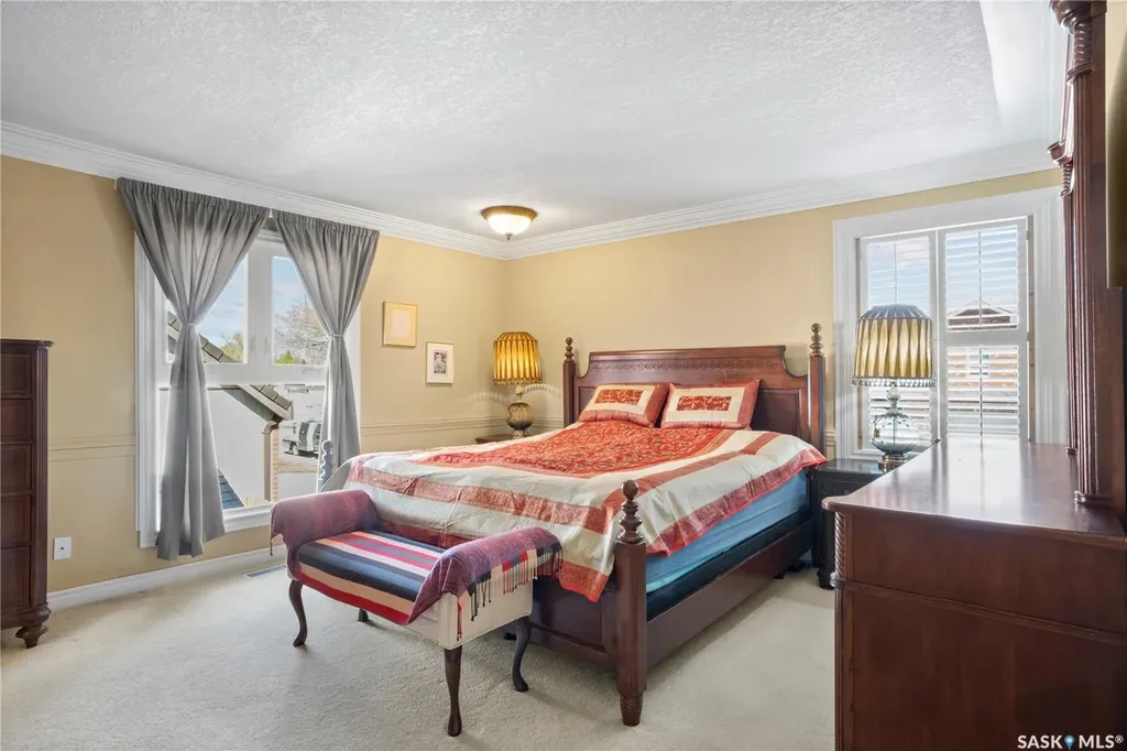 66 Leslie Place Regina SK S4S 6R2