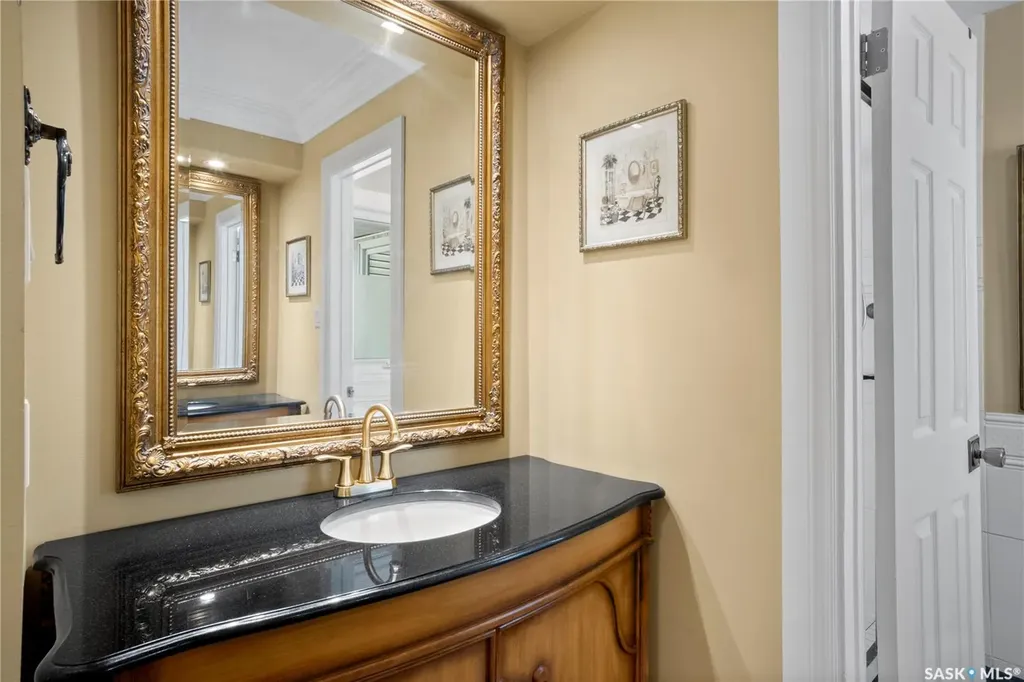 66 Leslie Place Regina SK S4S 6R2
