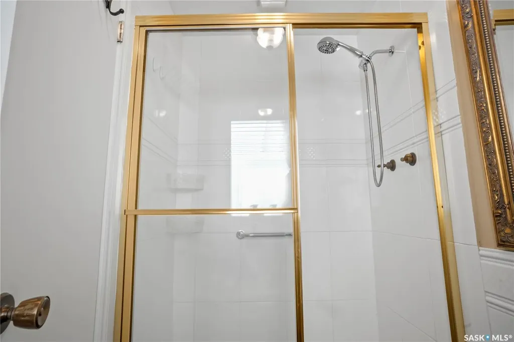66 Leslie Place Regina SK S4S 6R2