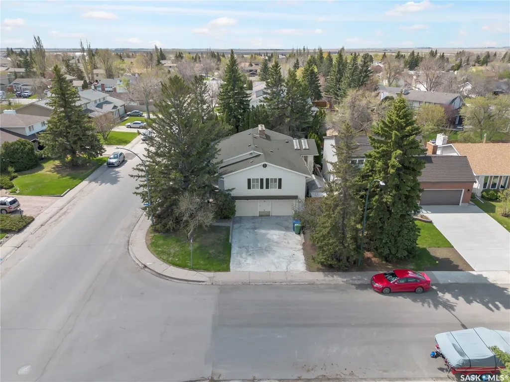 66 Leslie Place Regina SK S4S 6R2
