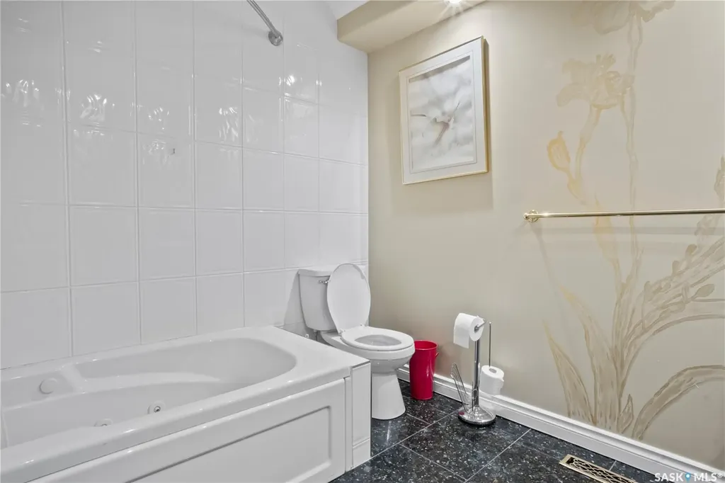 66 Leslie Place Regina SK S4S 6R2