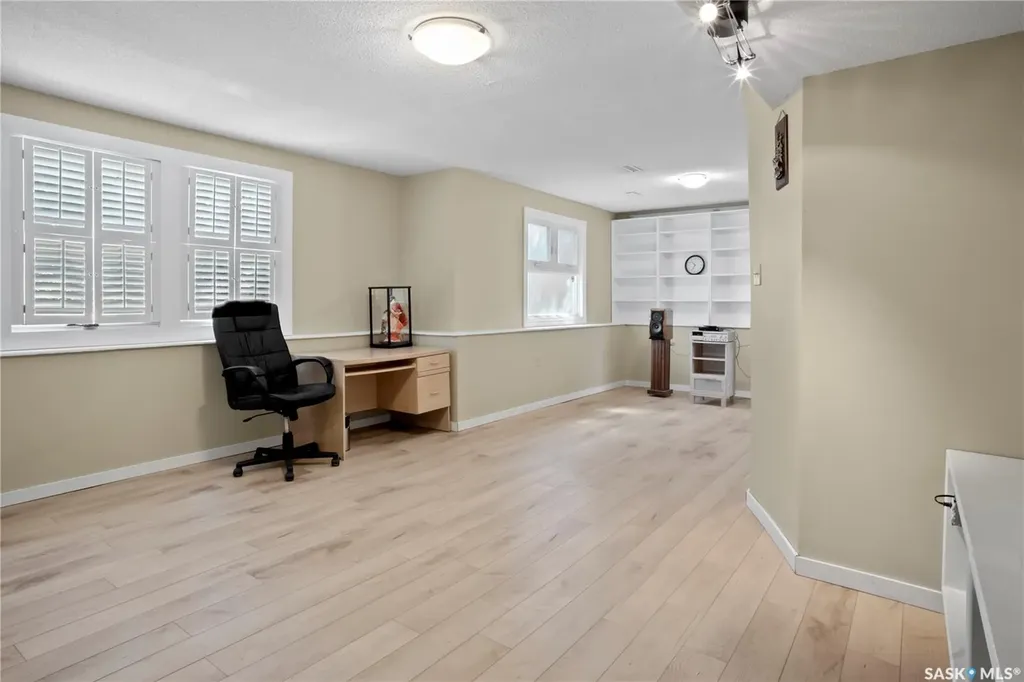 66 Leslie Place Regina SK S4S 6R2