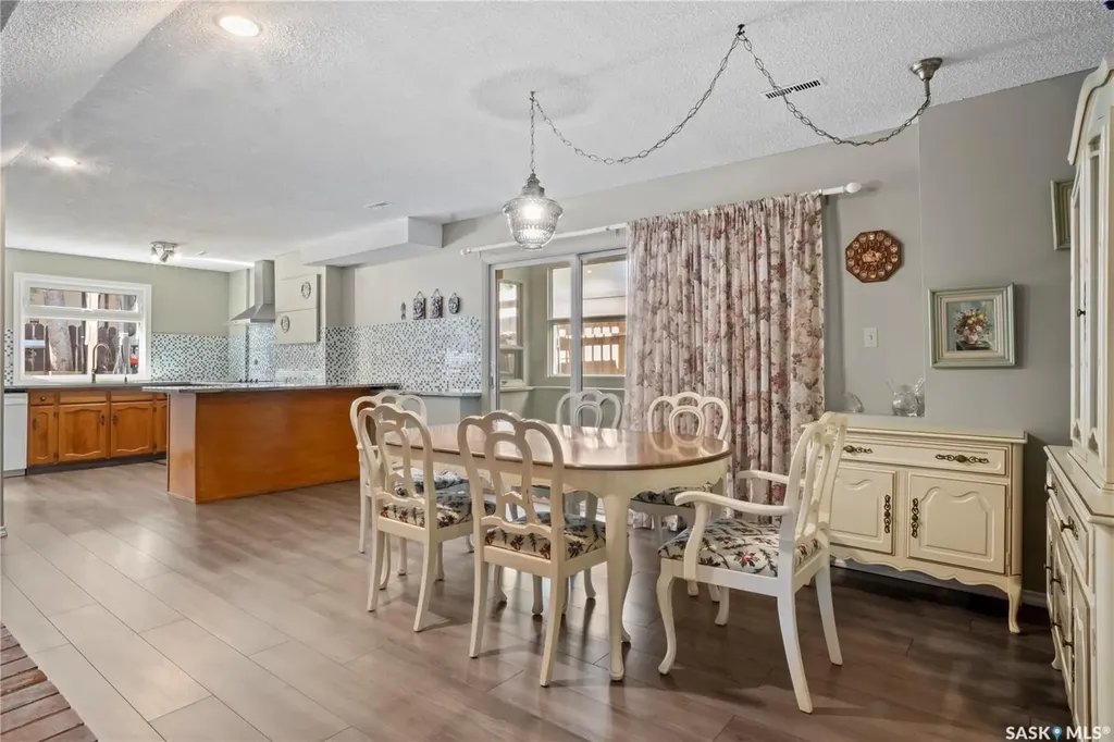 66 Leslie Place Regina SK S4S 6R2