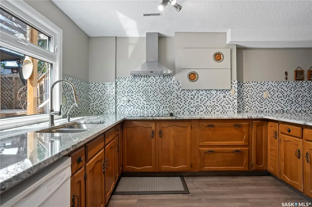 66 Leslie Place Regina SK S4S 6R2