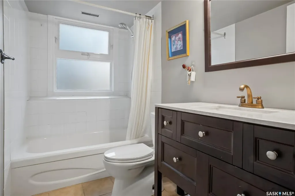 66 Leslie Place Regina SK S4S 6R2