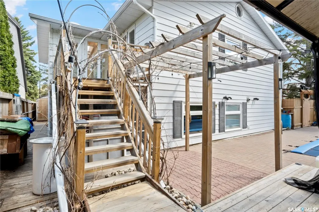 66 Leslie Place Regina SK S4S 6R2