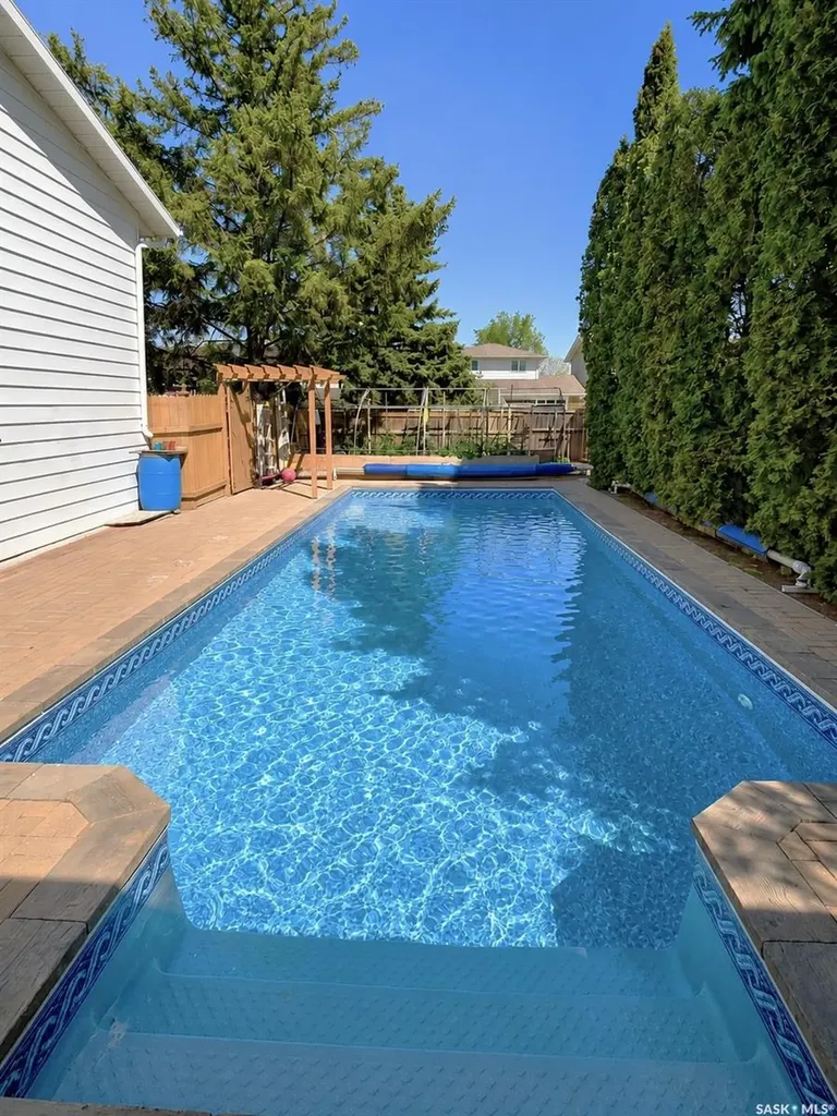 66 Leslie Place Regina SK S4S 6R2