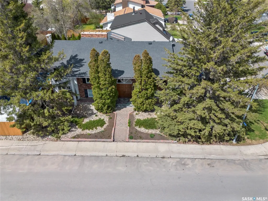 66 Leslie Place Regina SK S4S 6R2