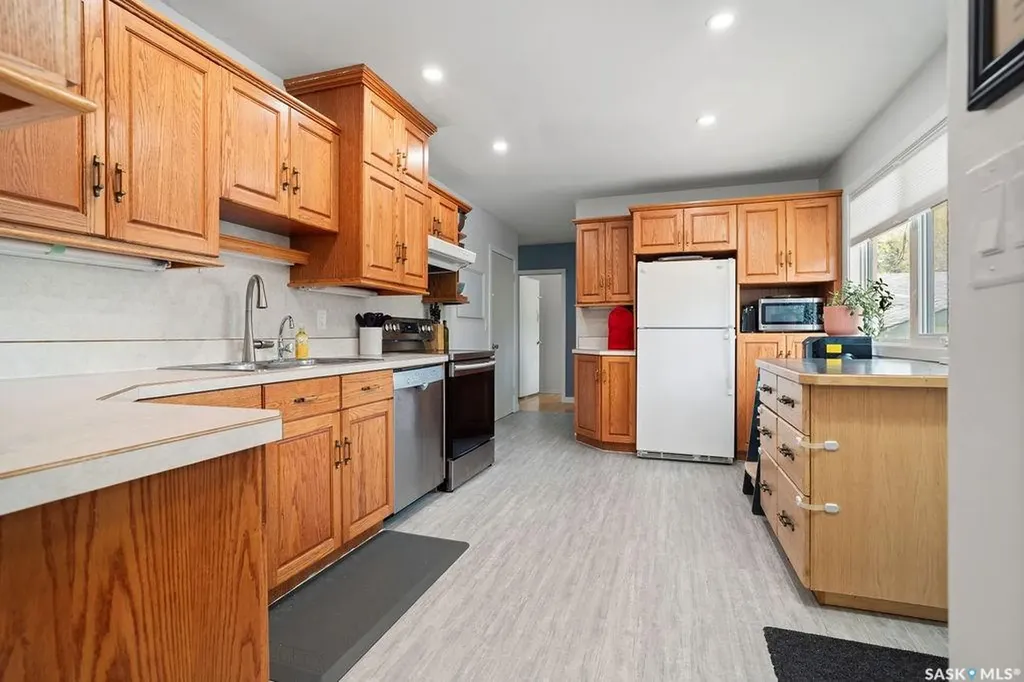 72 Cardinal Crescent Regina SK S4S 4Y5
