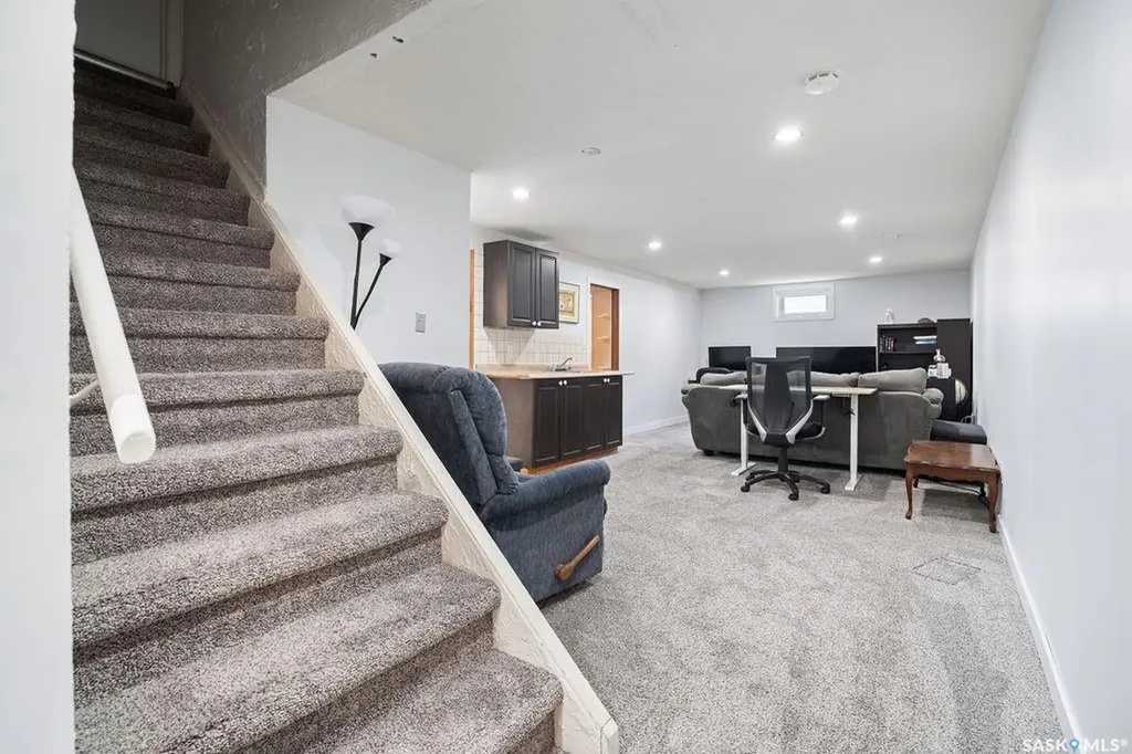 72 Cardinal Crescent Regina SK S4S 4Y5