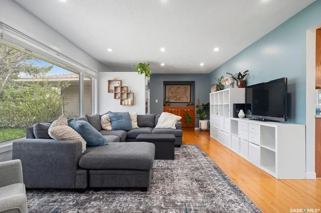 72 Cardinal Crescent Regina SK S4S 4Y5