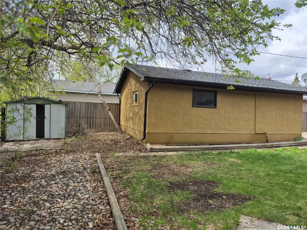 4515 Sherwood Drive Regina SK S4R 3B3