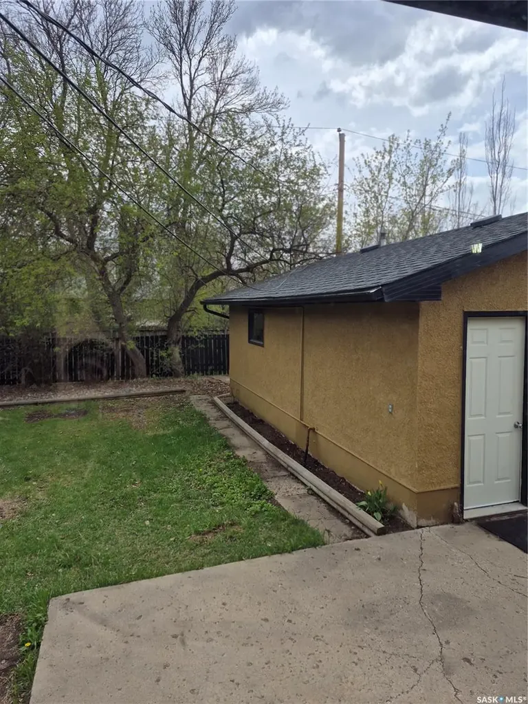 4515 Sherwood Drive Regina SK S4R 3B3