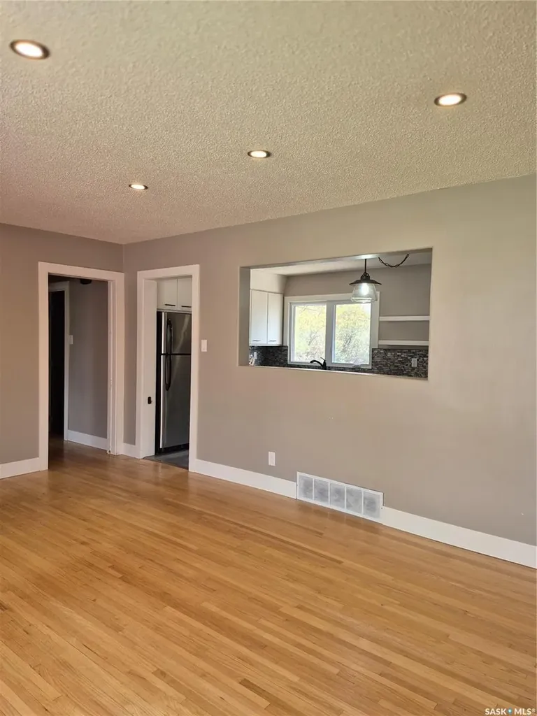4515 Sherwood Drive Regina SK S4R 3B3
