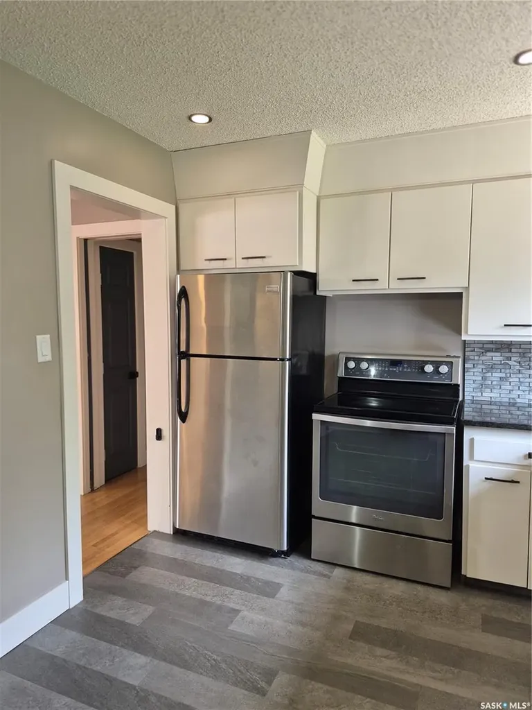 4515 Sherwood Drive Regina SK S4R 3B3