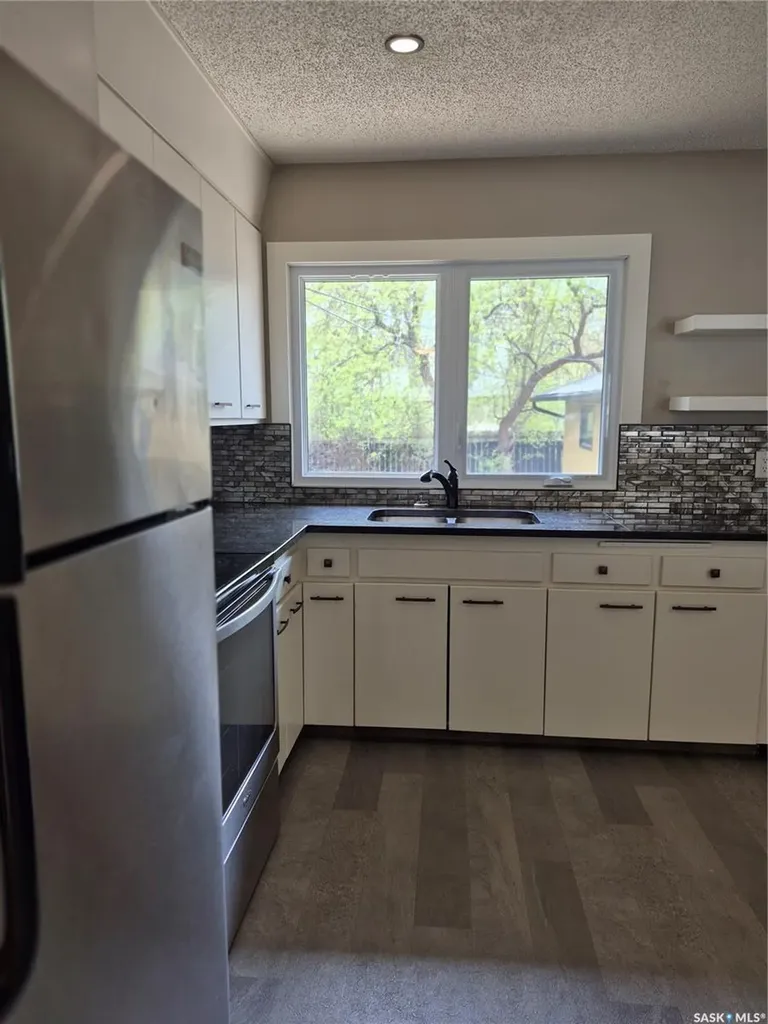 4515 Sherwood Drive Regina SK S4R 3B3