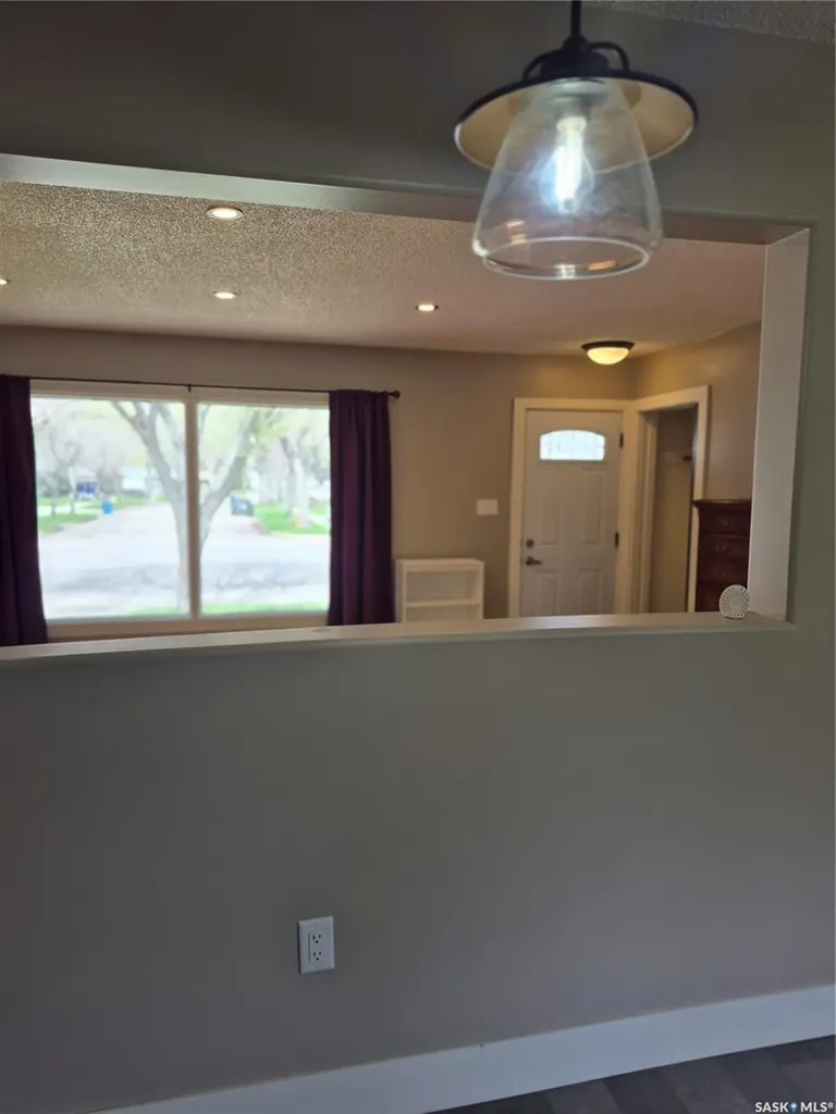 4515 Sherwood Drive Regina SK S4R 3B3