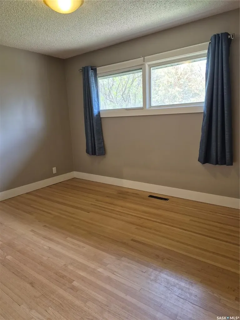 4515 Sherwood Drive Regina SK S4R 3B3