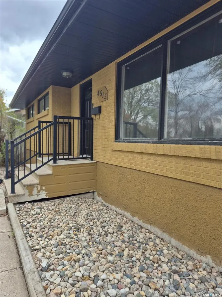 4515 Sherwood Drive Regina SK S4R 3B3