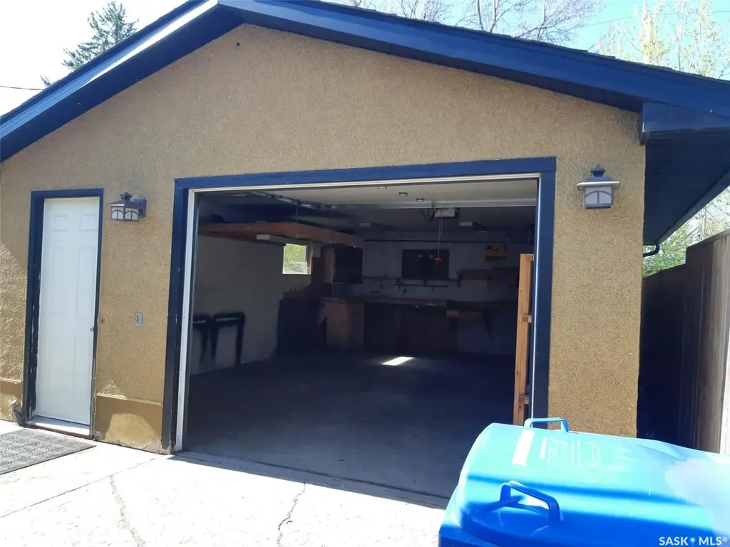 4515 Sherwood Drive Regina SK S4R 3B3