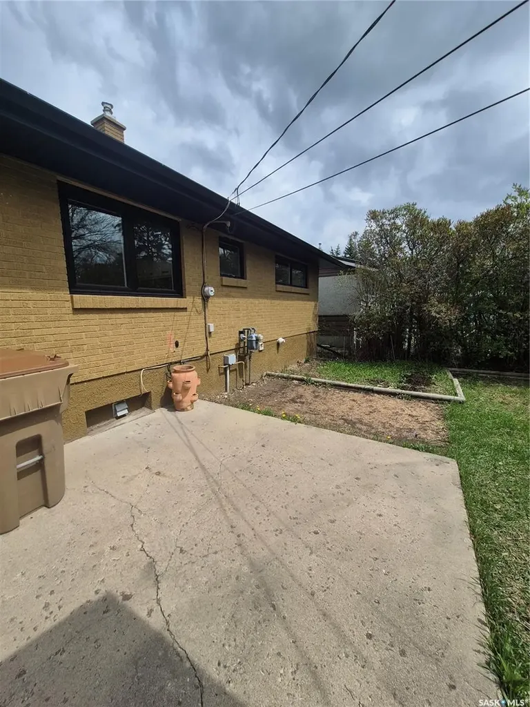 4515 Sherwood Drive Regina SK S4R 3B3