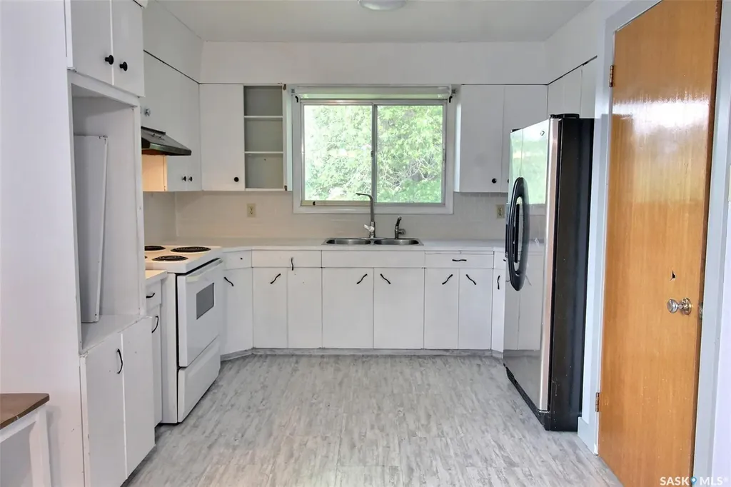 2800 1st Avenue E Prince Albert SK S6V 2C8
