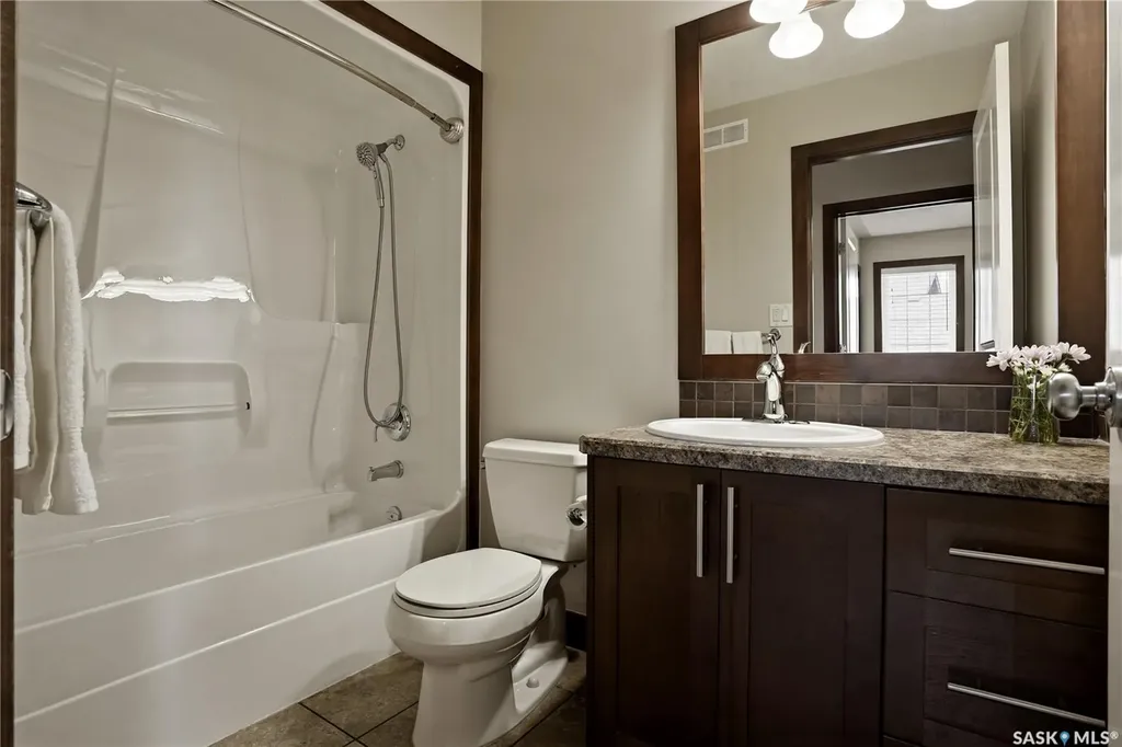 8034 Fairways West Drive Regina SK S4Y 0A5