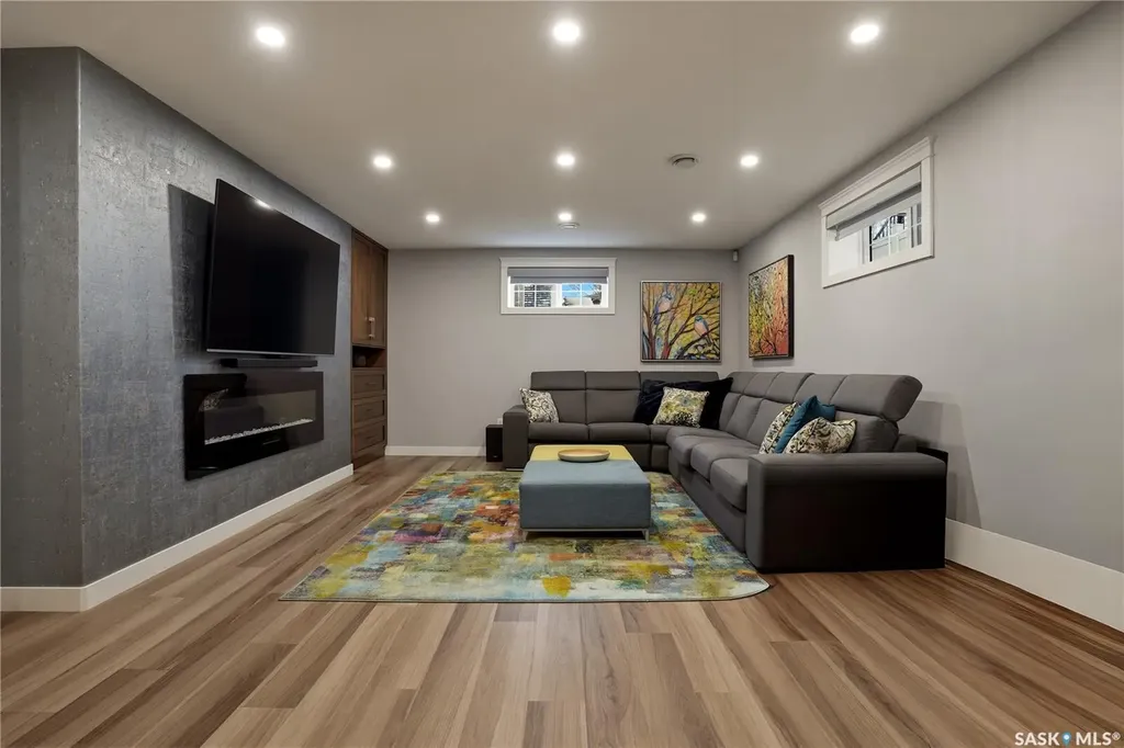 8034 Fairways West Drive Regina SK S4Y 0A5