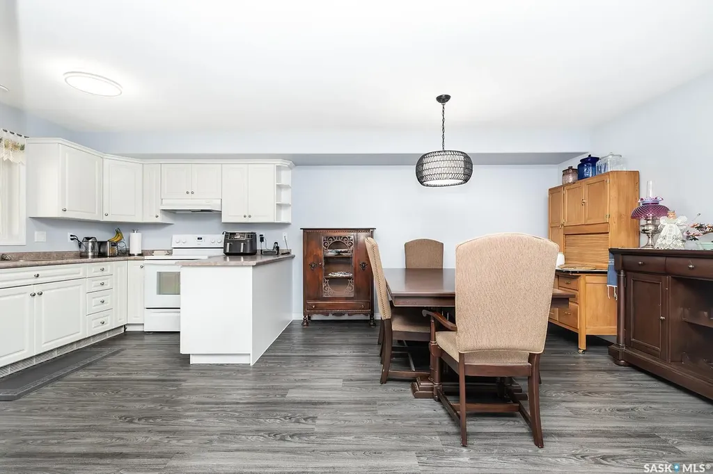 230 Heath Avenue Saskatoon SK S7S 1N7