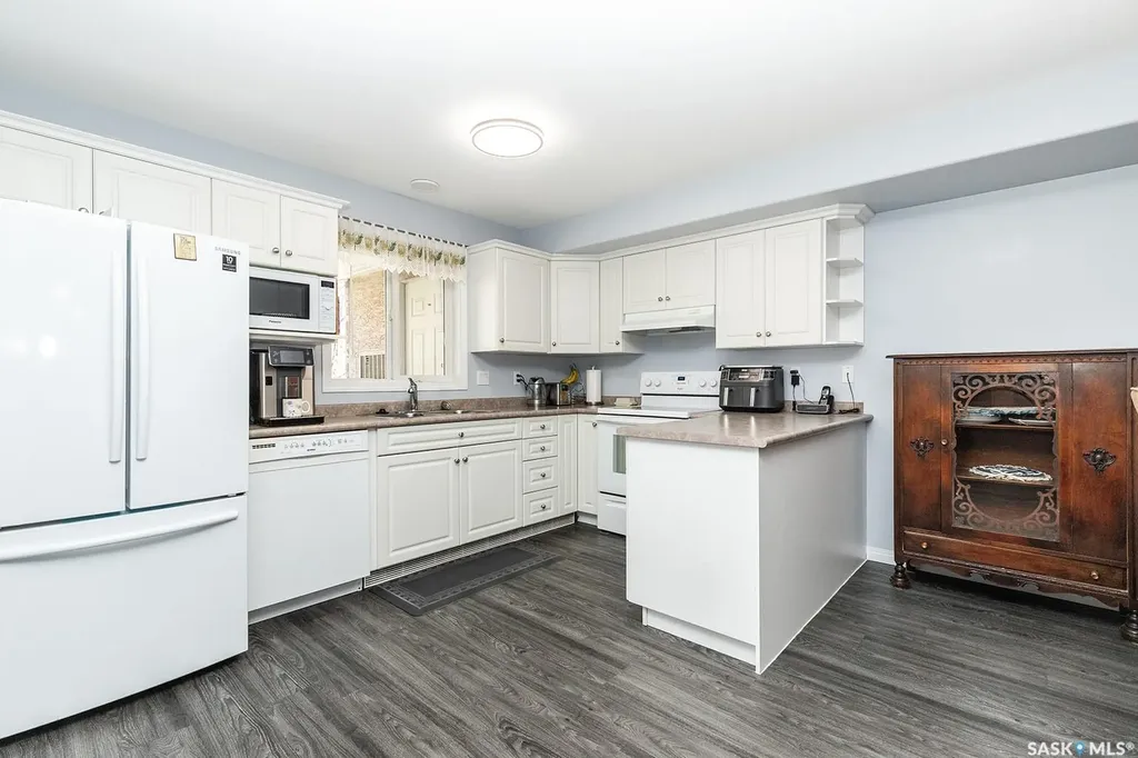 230 Heath Avenue Saskatoon SK S7S 1N7