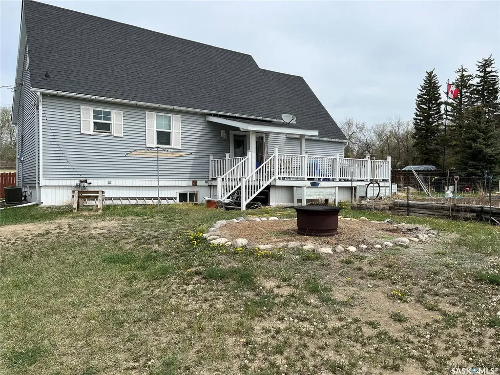 158 Municipal Road Coronach SK S0H 0Z0