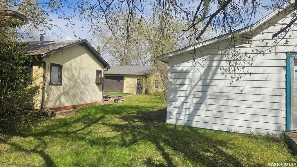 612-614 3rd Avenue Cudworth SK S0K 1B0