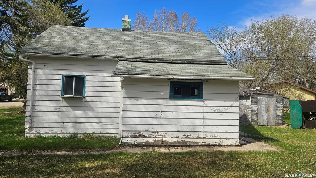 612-614 3rd Avenue Cudworth SK S0K 1B0