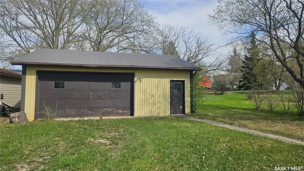 612-614 3rd Avenue Cudworth SK S0K 1B0