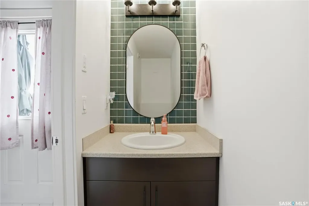 266 Parkview Cove Osler SK S0K 3A0