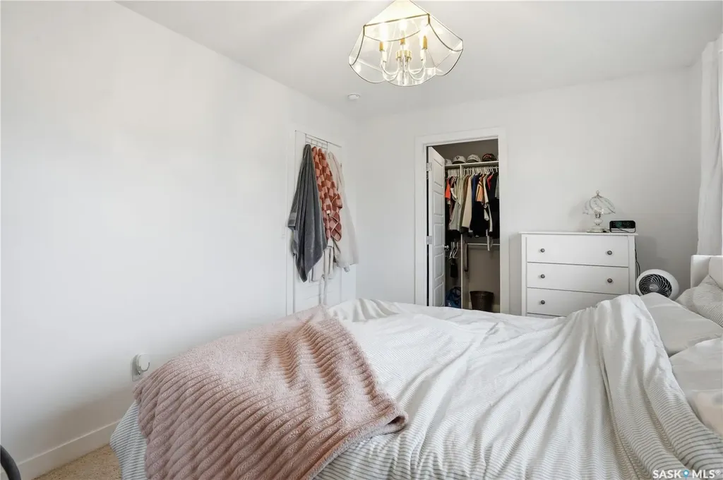 266 Parkview Cove Osler SK S0K 3A0