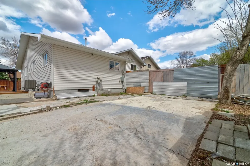 3 Hunt Crescent Regina SK S4N 5K7