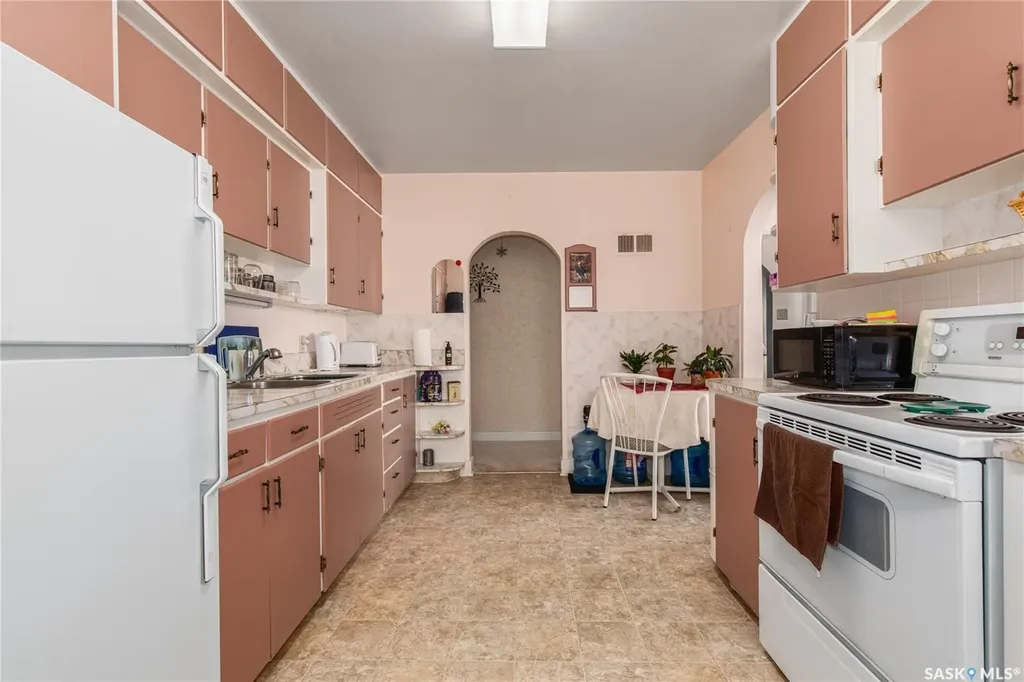 1171 Henleaze Avenue Moose Jaw SK S6H 3V8