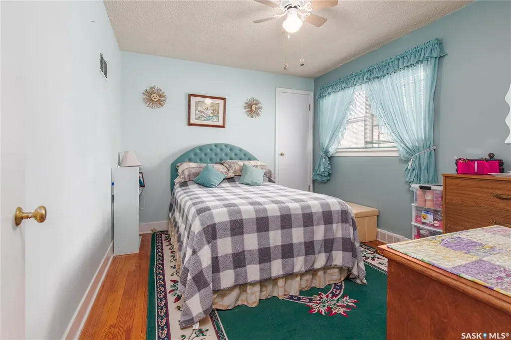 1171 Henleaze Avenue Moose Jaw SK S6H 3V8