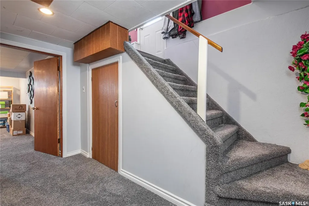 1171 Henleaze Avenue Moose Jaw SK S6H 3V8