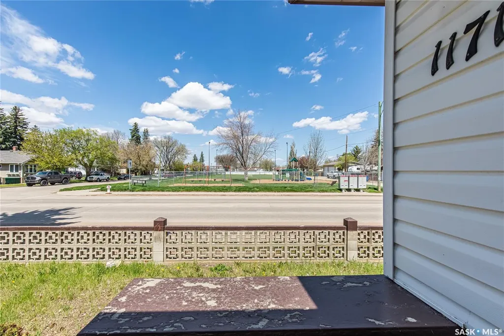 1171 Henleaze Avenue Moose Jaw SK S6H 3V8
