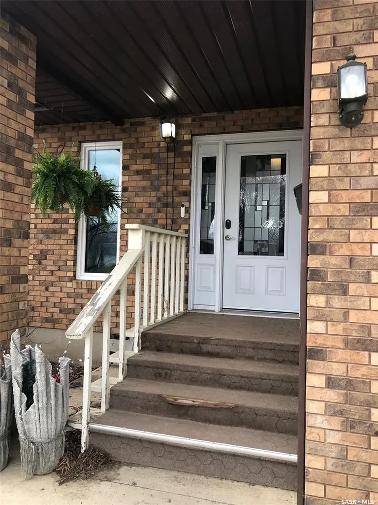 304 1st Avenue NE Preeceville SK S0A 3B0