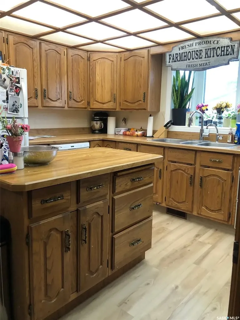 304 1st Avenue NE Preeceville SK S0A 3B0