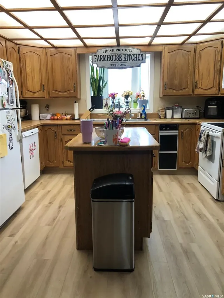 304 1st Avenue NE Preeceville SK S0A 3B0