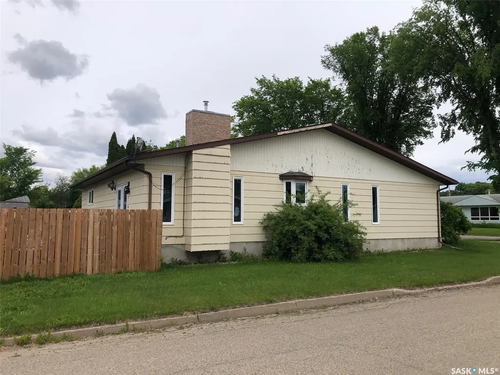 304 1st Avenue NE Preeceville SK S0A 3B0