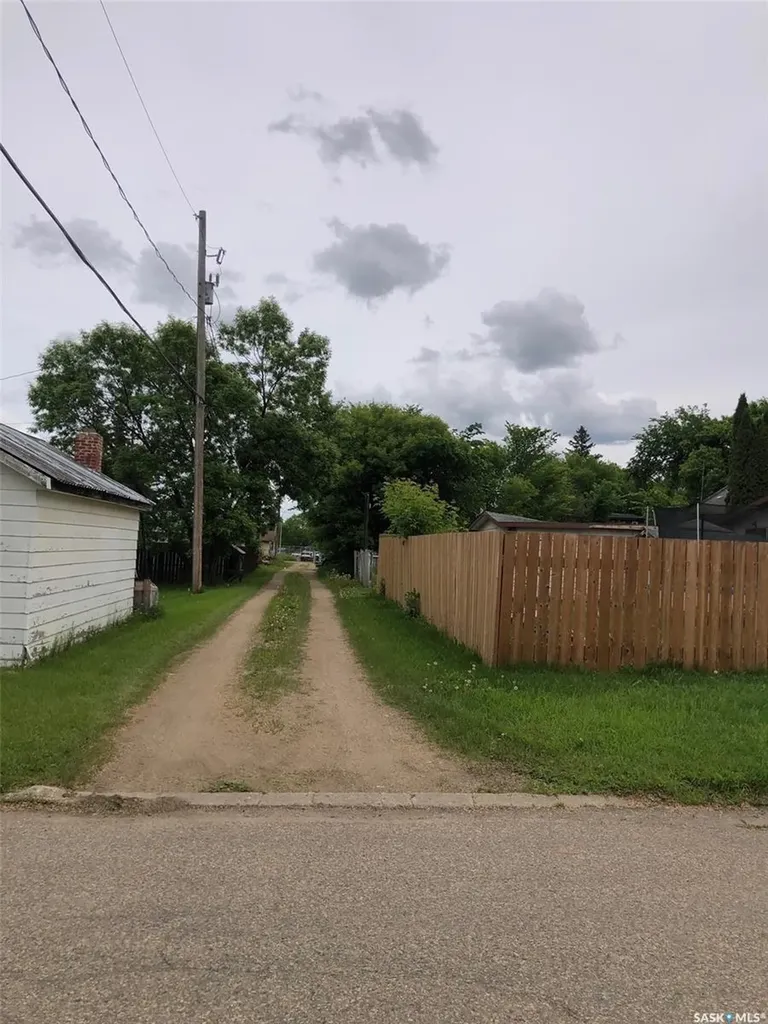 304 1st Avenue NE Preeceville SK S0A 3B0
