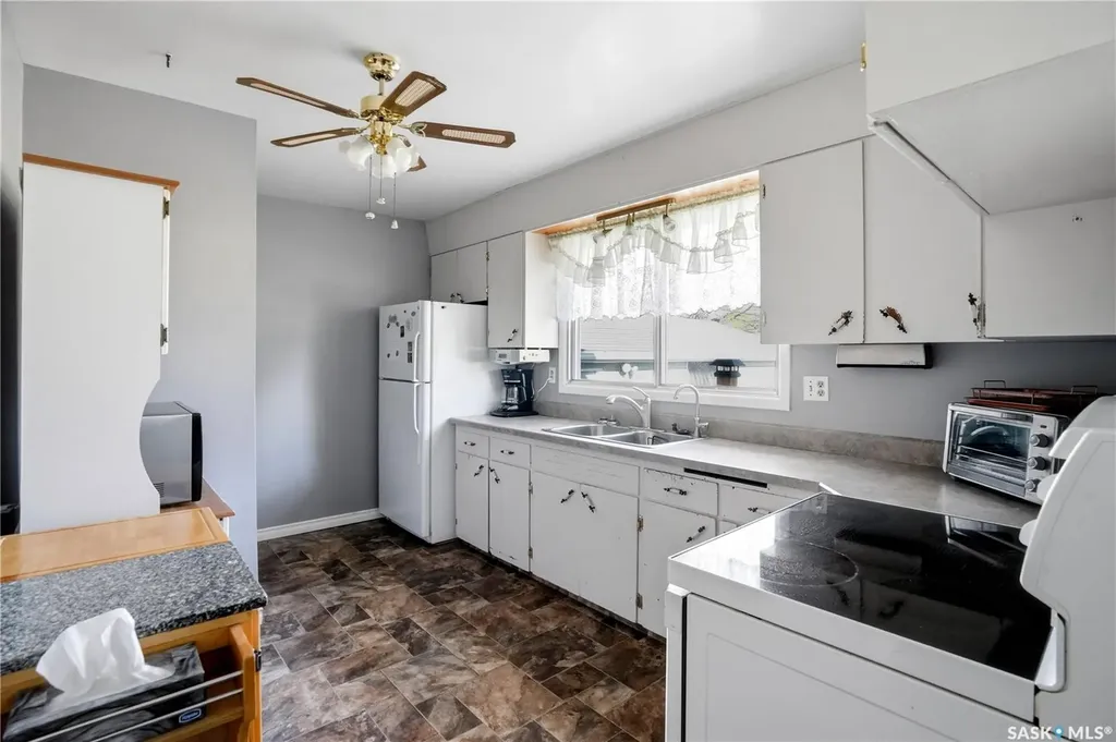35 Mcinnis Crescent Regina SK S4R 3E7